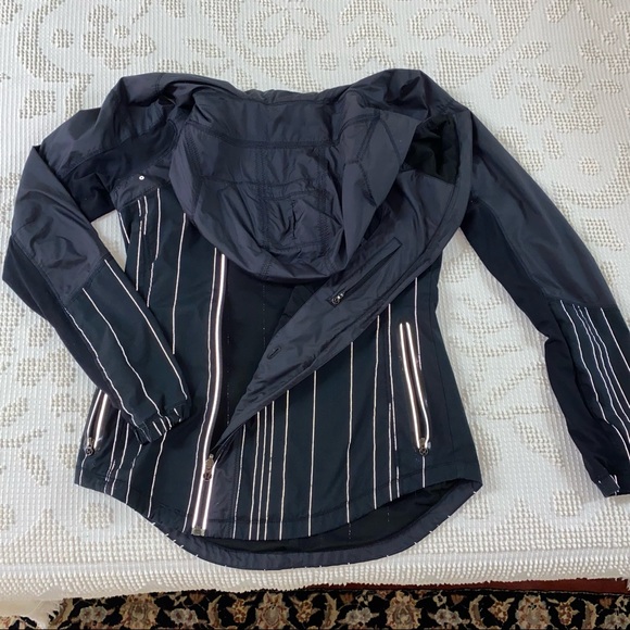 Lululemon Athletica Reflective Running Jacket with Asymmetrical Zipper - Picture 8 of 11
